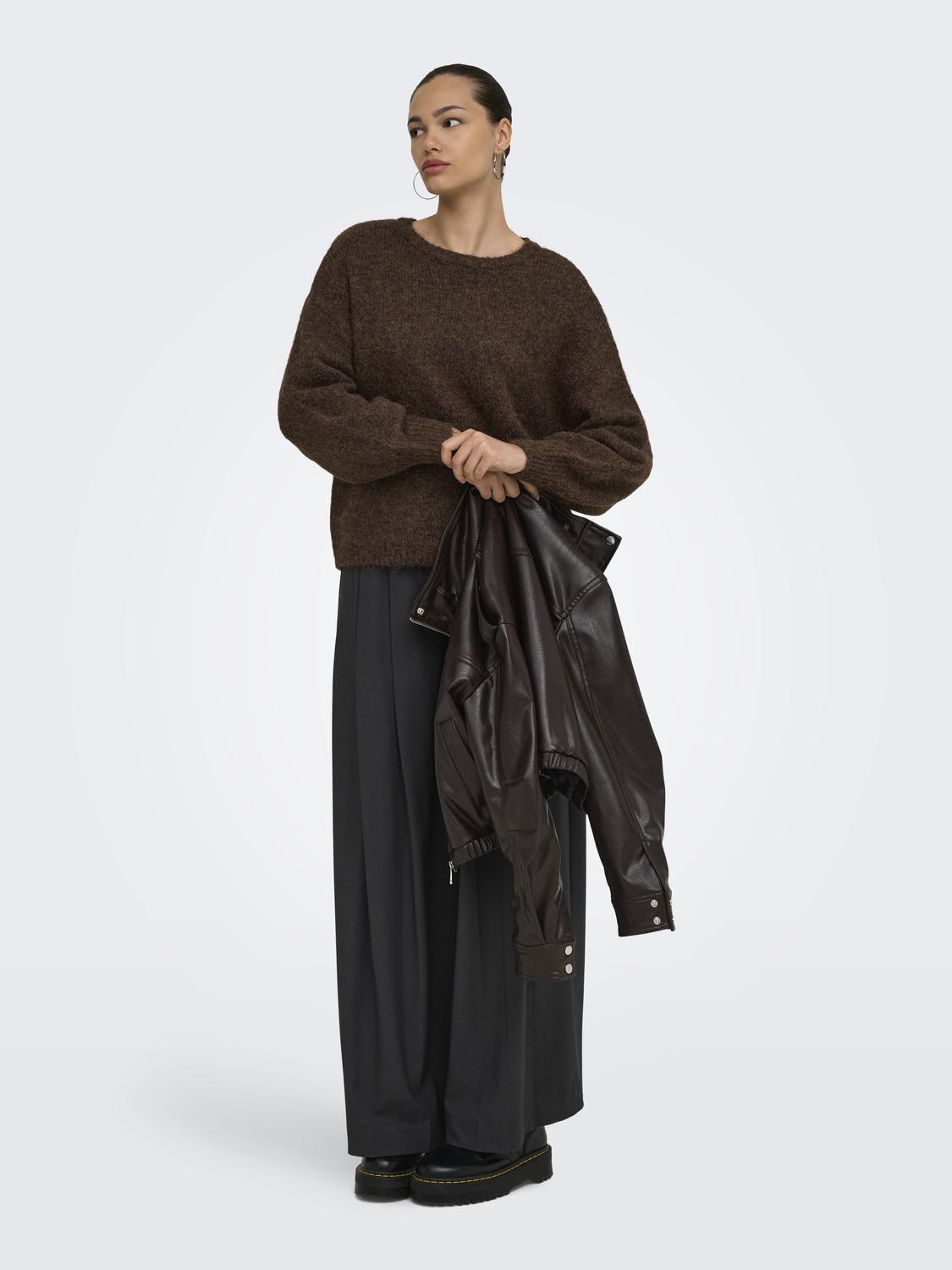 model_shot-front_full
